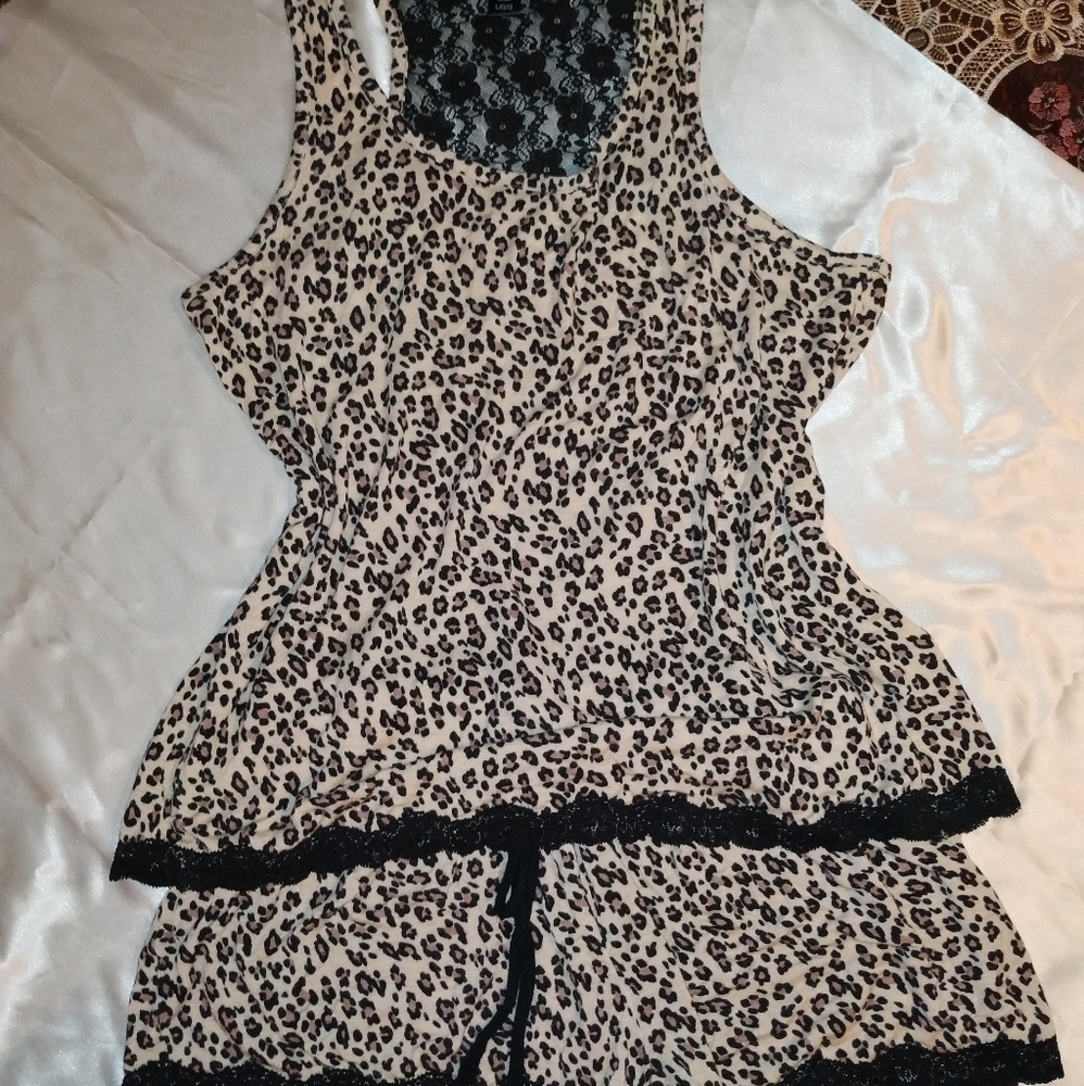 Sleepwear pajamas, short shorts